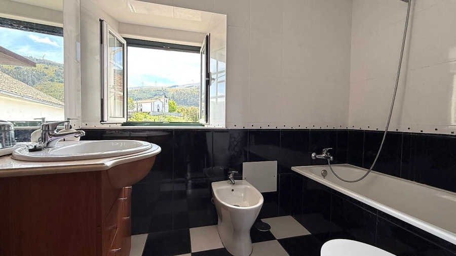 Moradia T3 para Venda em Cadafaz e Colmeal Foto 17
