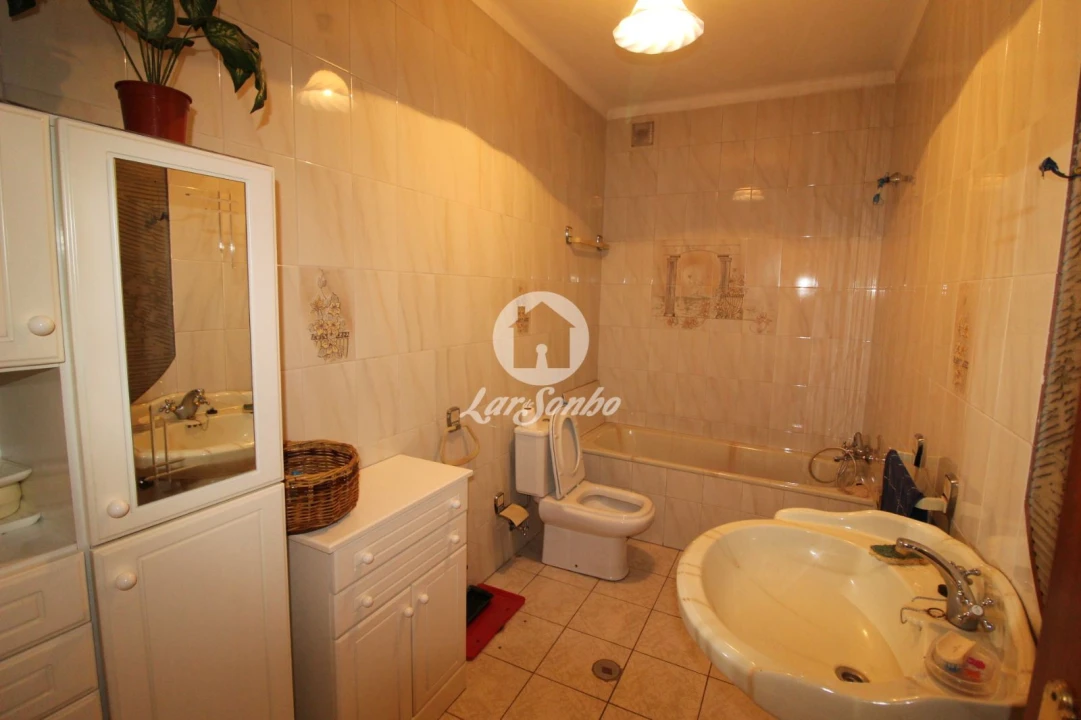 Apartamento T2 para Venda em Fafe Foto 6