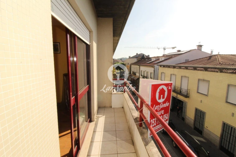 Apartamento T2 para Venda em Fafe Foto 10