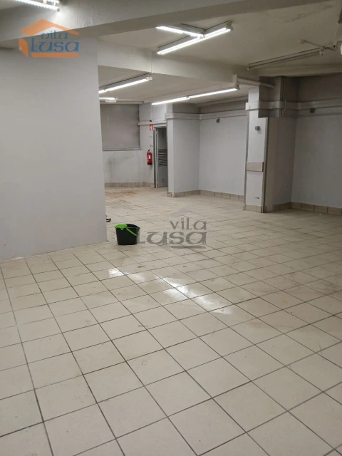 Negócio para Arrendamento em Gondomar (São Cosme), Valbom e Jovim