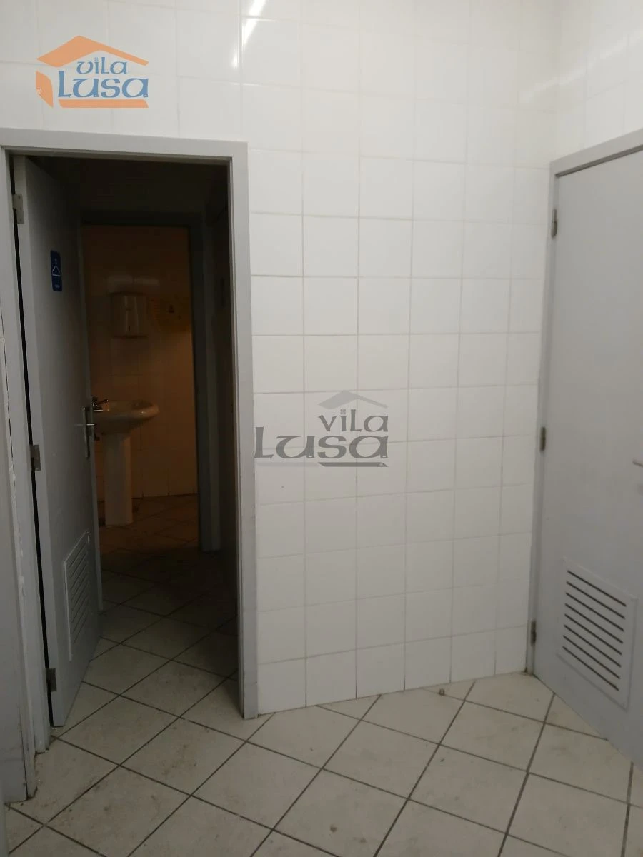 Negócio para Arrendamento em Gondomar (São Cosme), Valbom e Jovim Foto 4