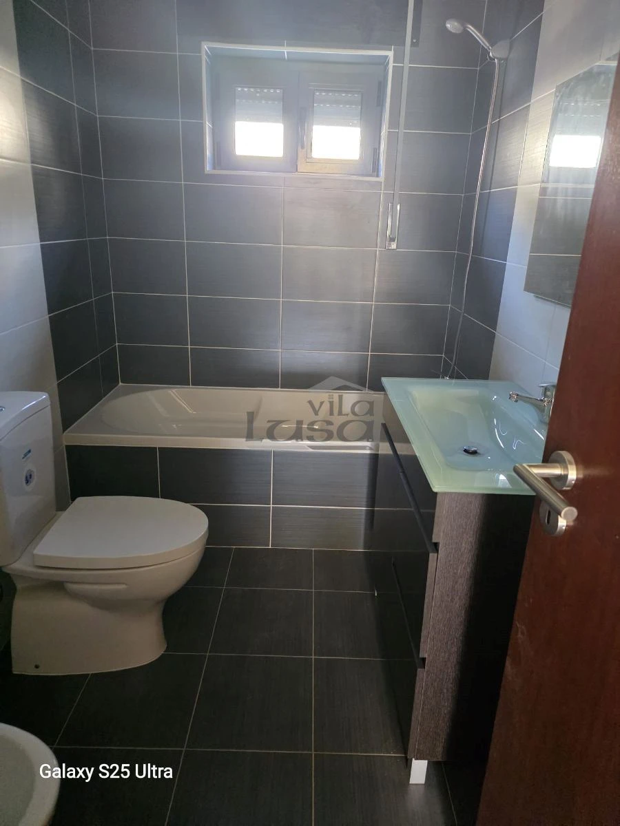Apartamento T3 para Arrendamento em Canas de Senhorim Foto 4
