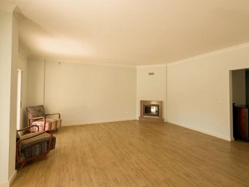 Apartamento T2 para Arrendamento em Oeiras e São Julião da Barra, Paço de Arcos e Caxias