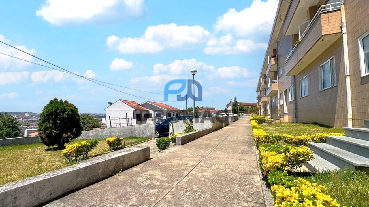 Apartamento T2 para Venda em Fânzeres e São Pedro da Cova Foto 35