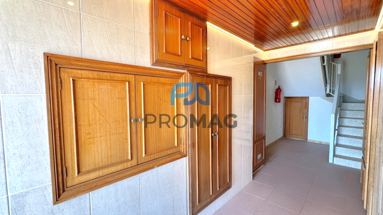 Apartamento T2 para Venda em Fânzeres e São Pedro da Cova Foto 4