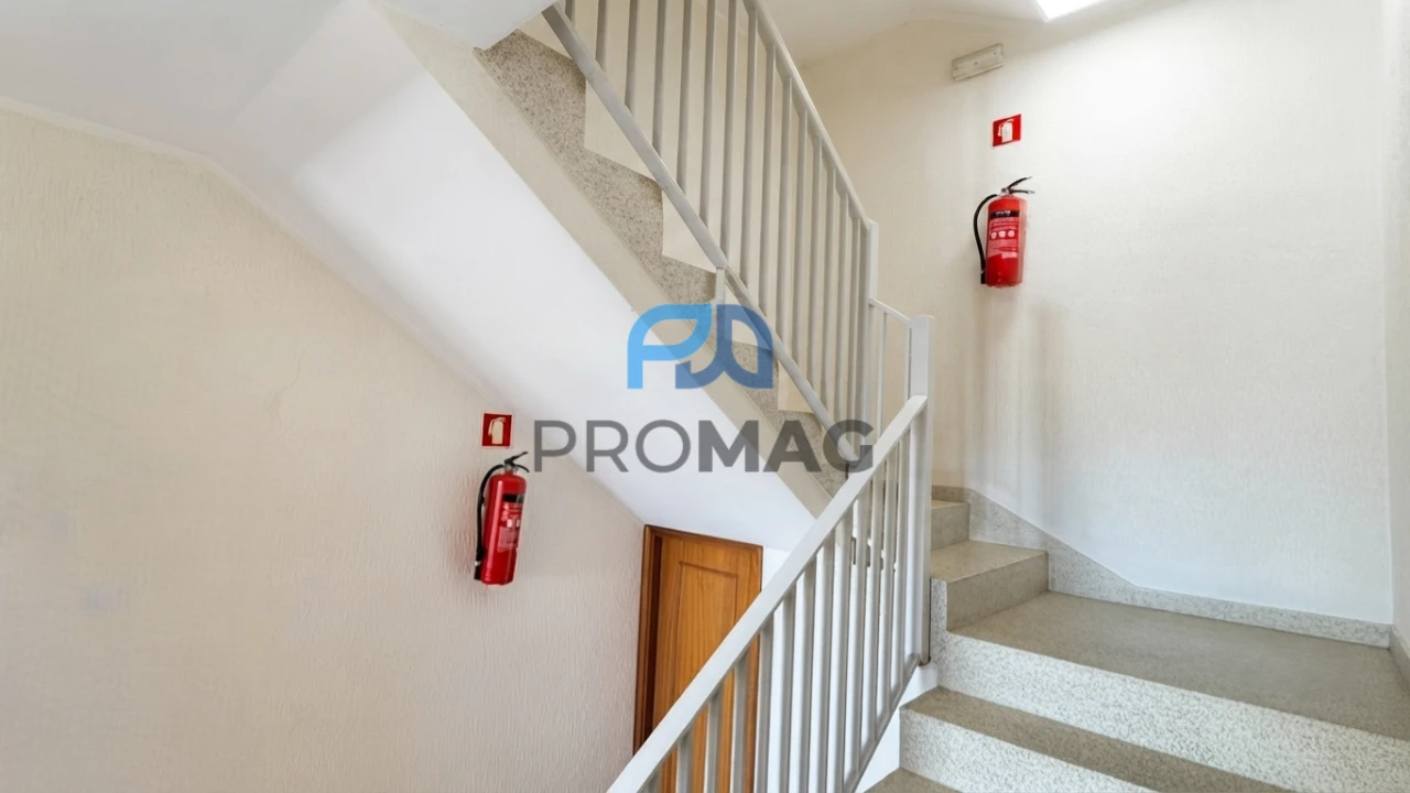 Apartamento T2 para Venda em Fânzeres e São Pedro da Cova Foto 5