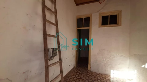 Moradia T2 para Venda em Faro (Sé e São Pedro)