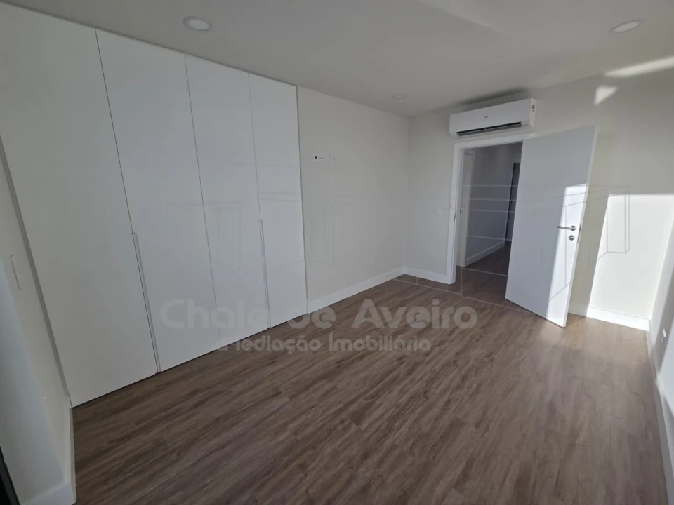 Moradia T3 para Venda em Aradas Foto 41