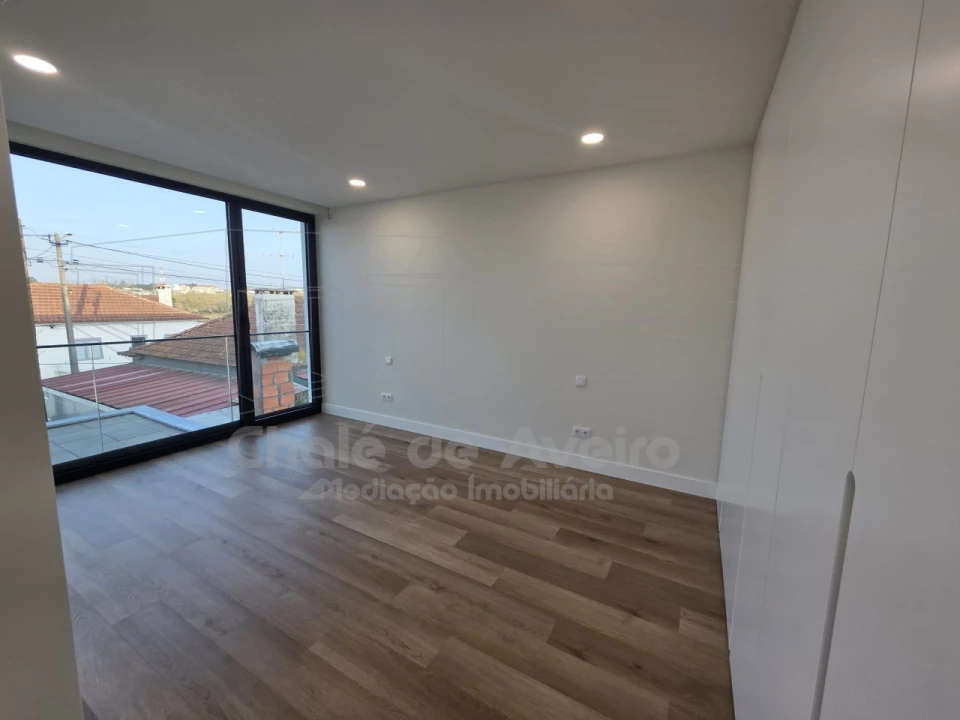Moradia T3 para Venda em Aradas Foto 45