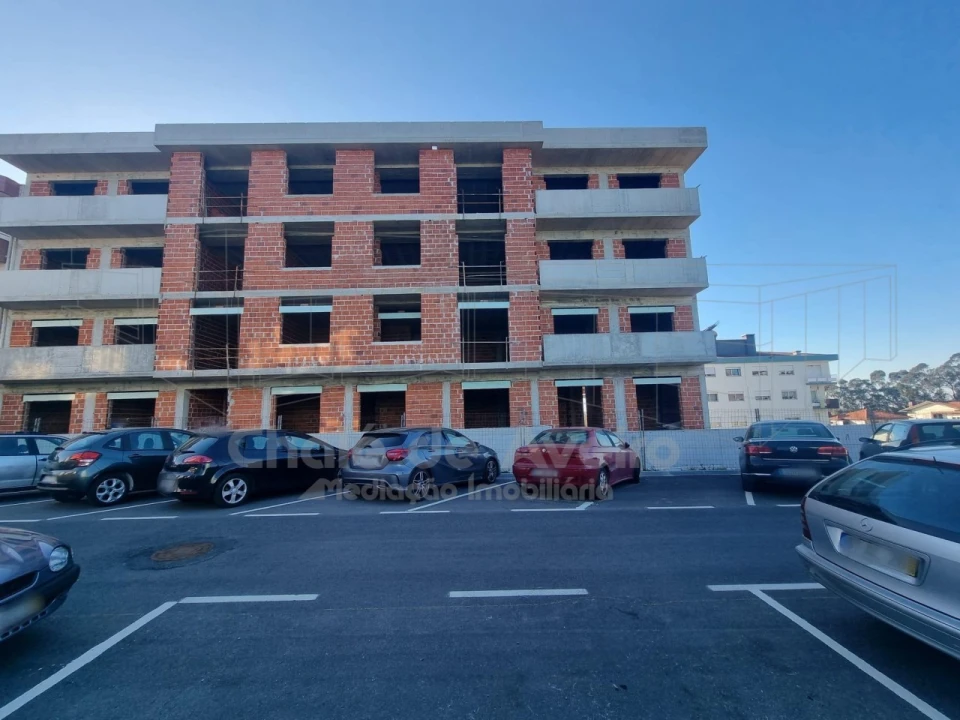 Apartamento T3 para Venda em O. Azeméis, Riba-Ul, Ul, Macinhata Seixa, Madail Foto 1