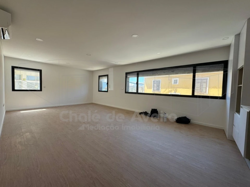 Apartamento T2 para Venda em Esgueira Foto 3