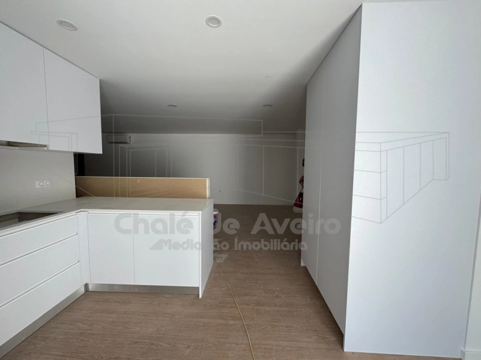 Apartamento T2 para Venda em Esgueira Foto 3