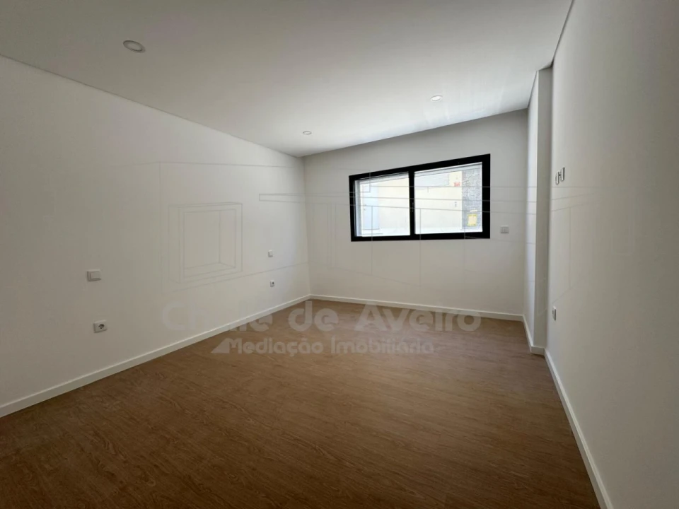 Apartamento T2 para Venda em Esgueira Foto 10