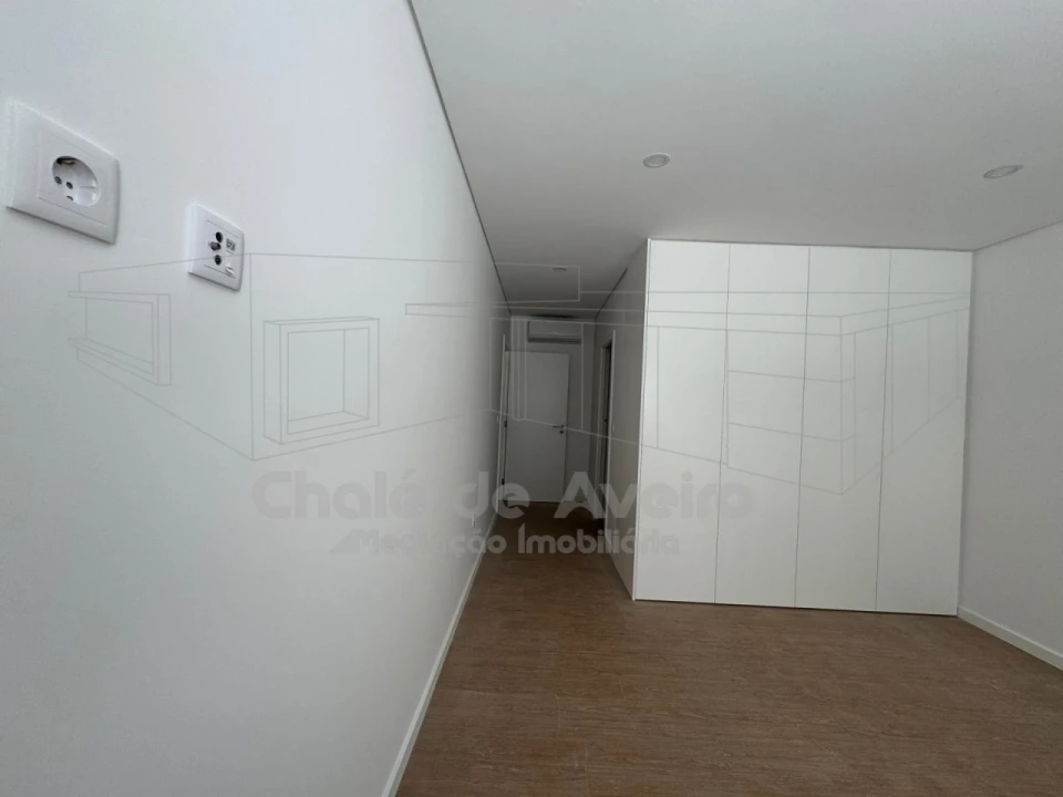 Apartamento T2 para Venda em Esgueira Foto 10