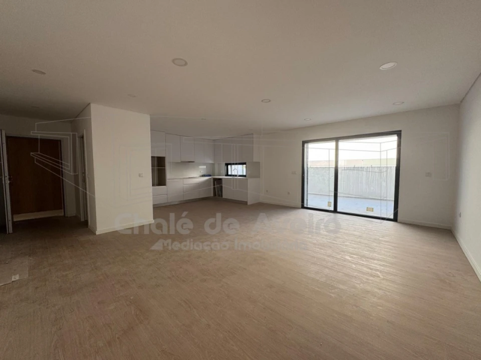 Apartamento T2 para Venda em Esgueira Foto 3