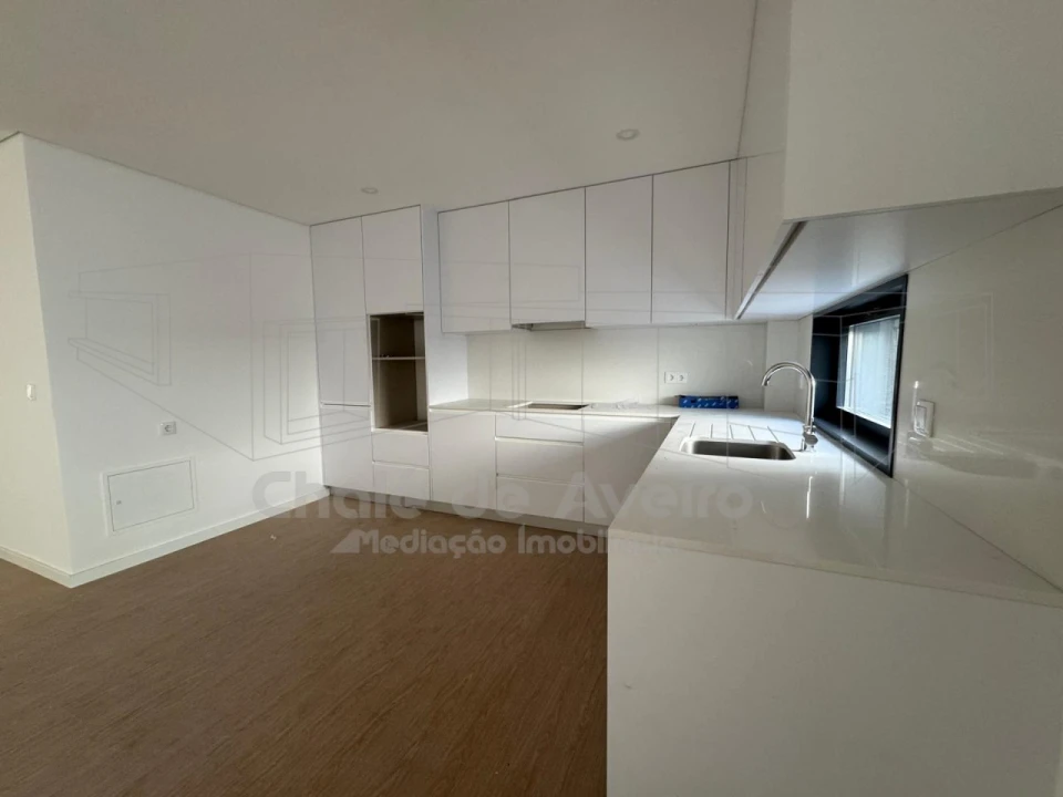 Apartamento T2 para Venda em Esgueira Foto 2