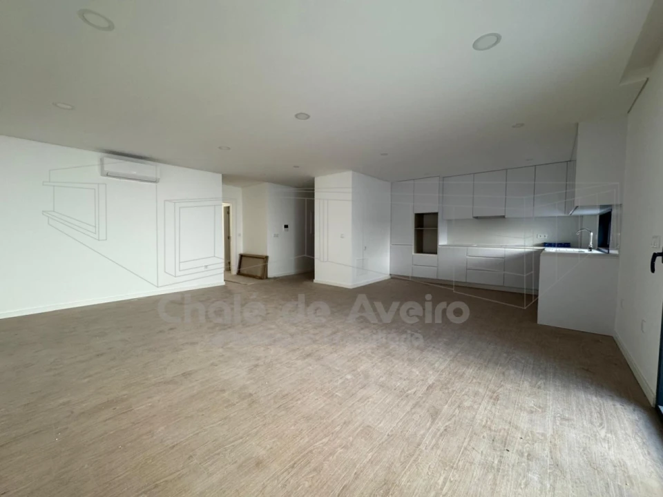 Apartamento T2 para Venda em Esgueira Foto 4