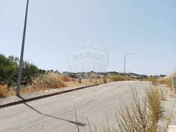 Terreno para Venda em Loures