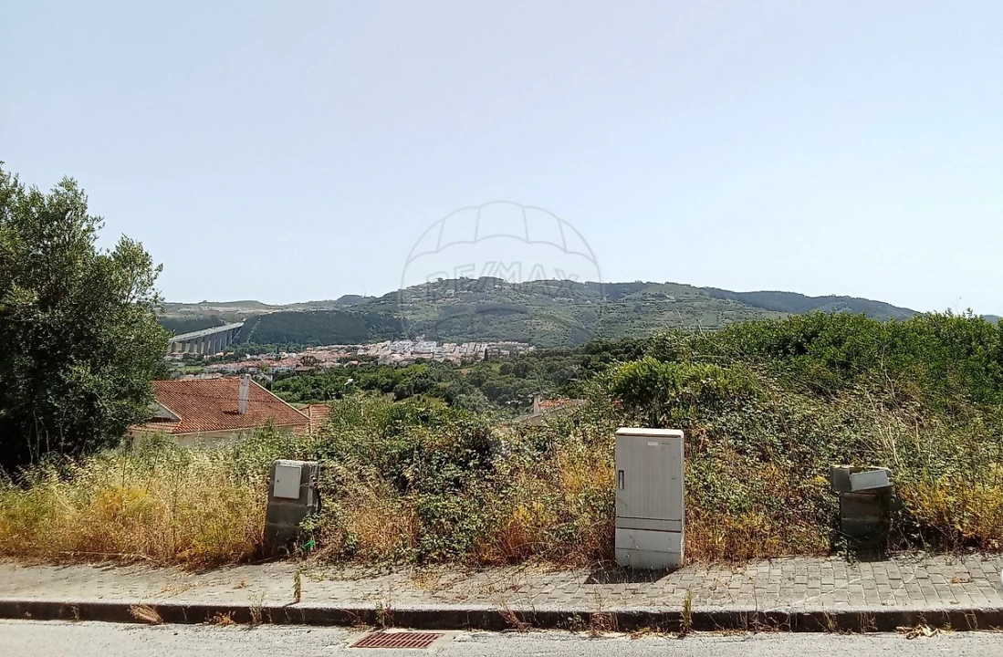 Terreno para Venda em Loures Foto 1