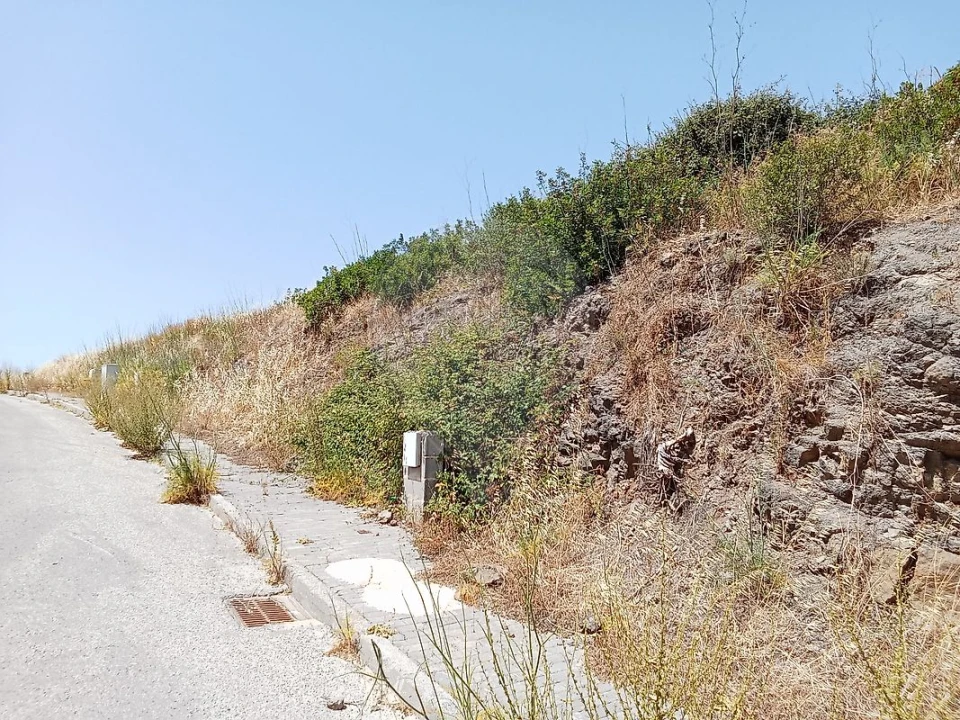 Terreno para Venda em Loures Foto 3
