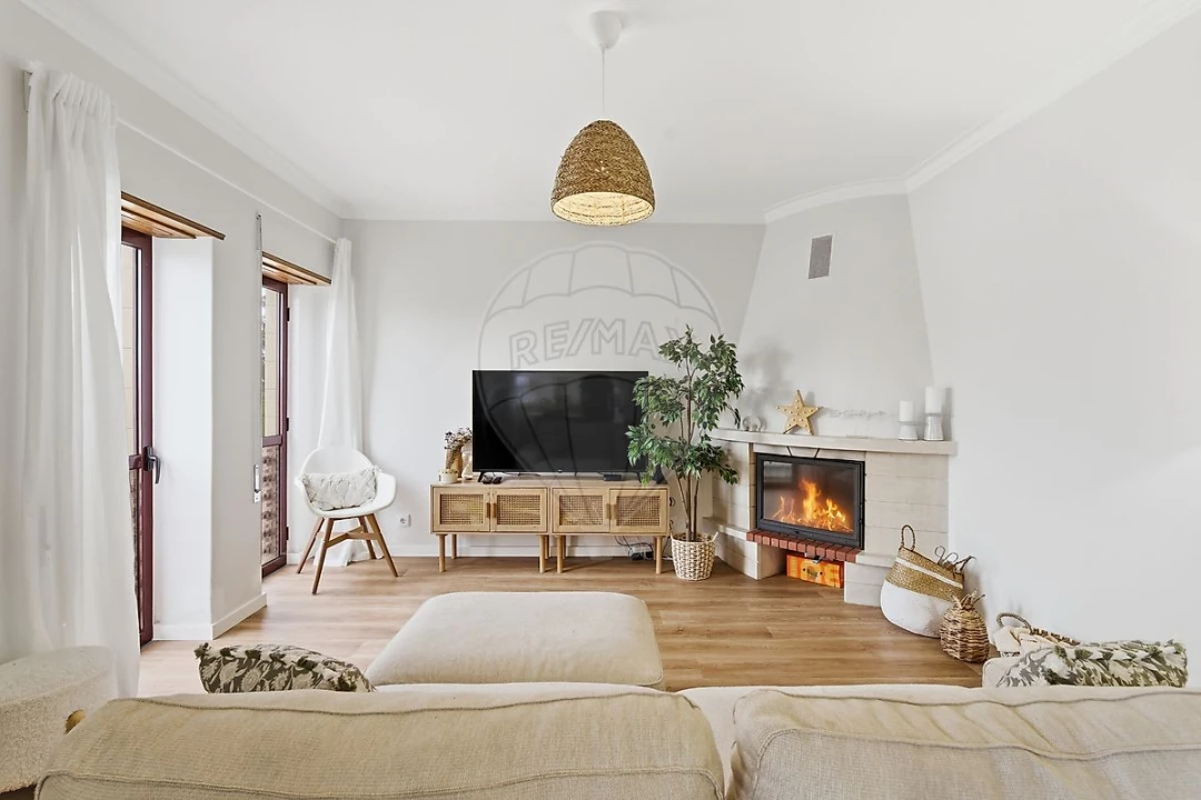 Apartamento T3 para Venda em Caparica e Trafaria Foto 1
