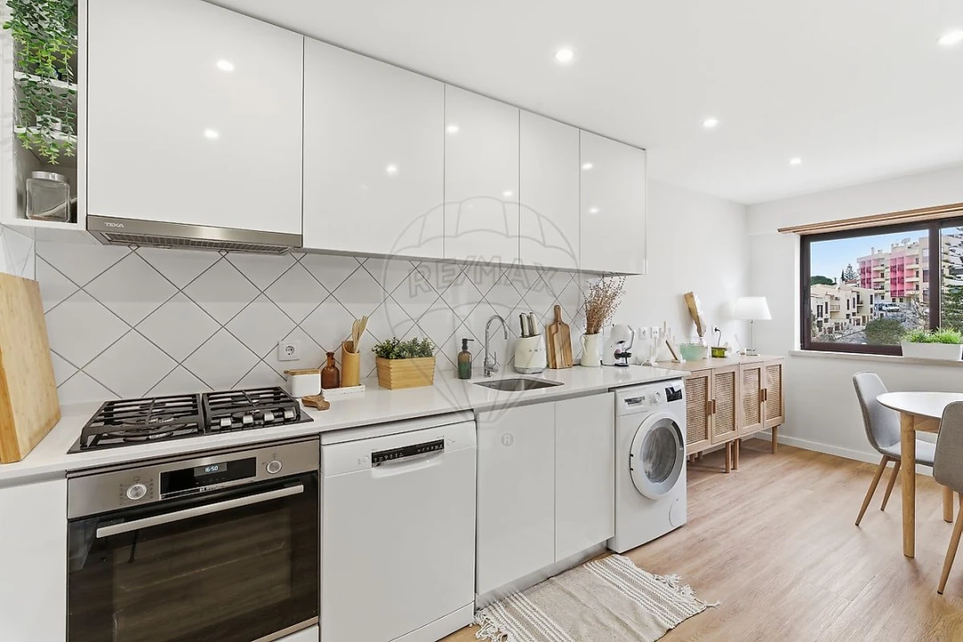 Apartamento T3 para Venda em Caparica e Trafaria Foto 4