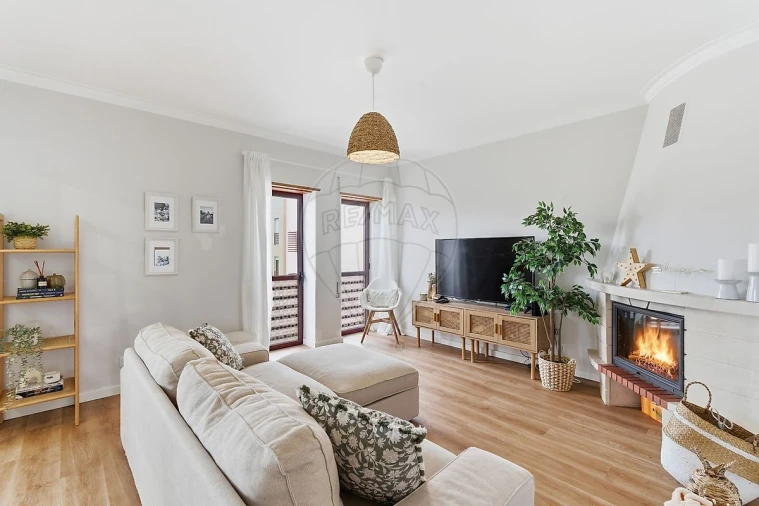 Apartamento T3 para Venda em Caparica e Trafaria Foto 2