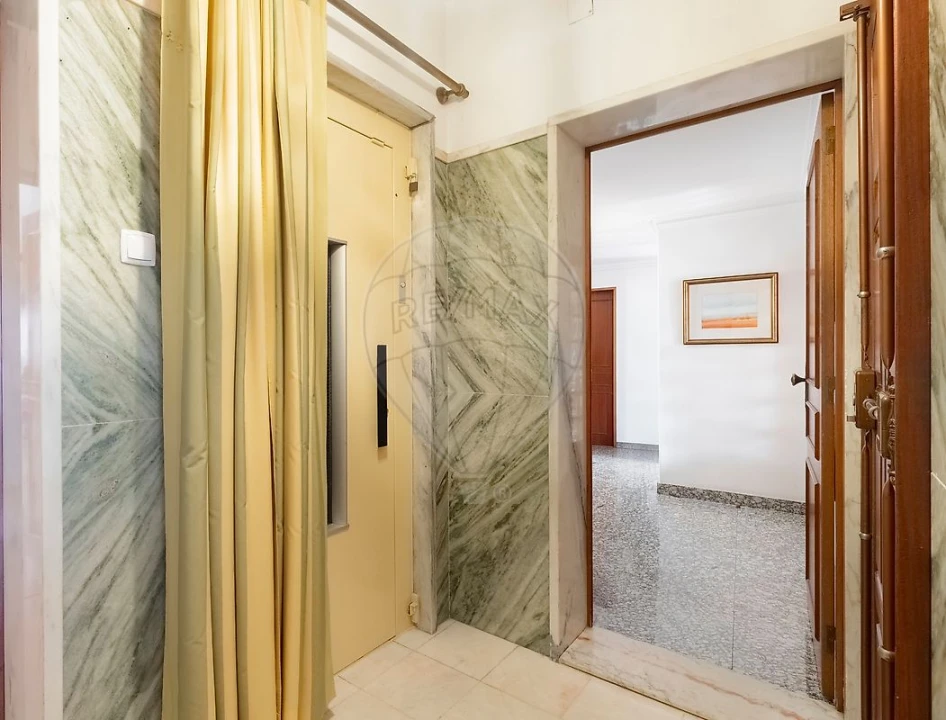 Apartamento T5 para Venda em Santa Maria, São Pedro e Matacães Foto 20
