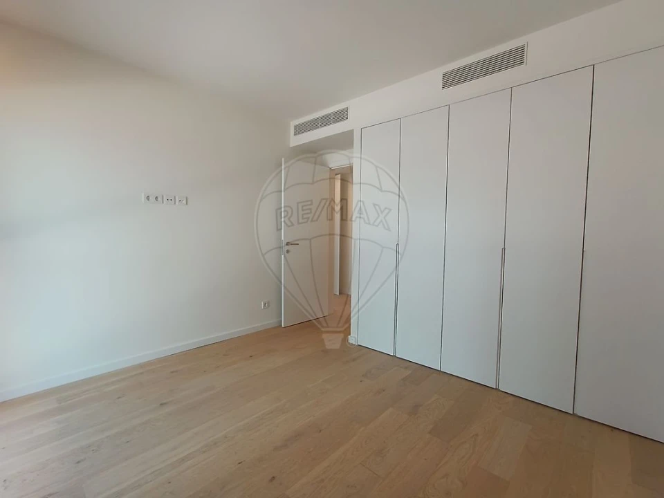 Apartamento T1 para Arrendamento em Avenidas Novas Foto 21