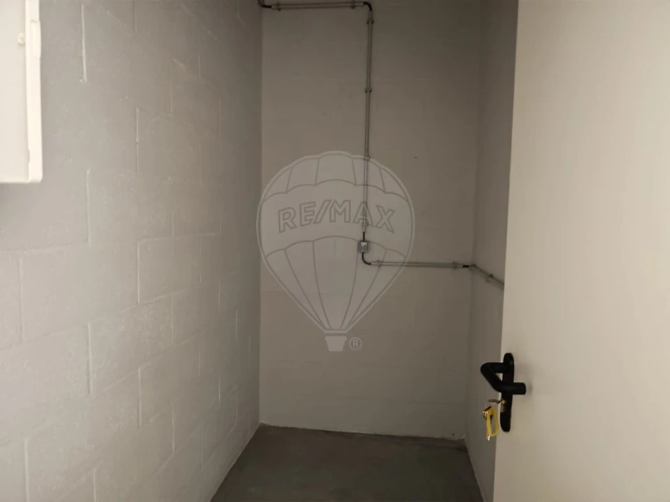 Apartamento T1 para Arrendamento em Avenidas Novas Foto 2
