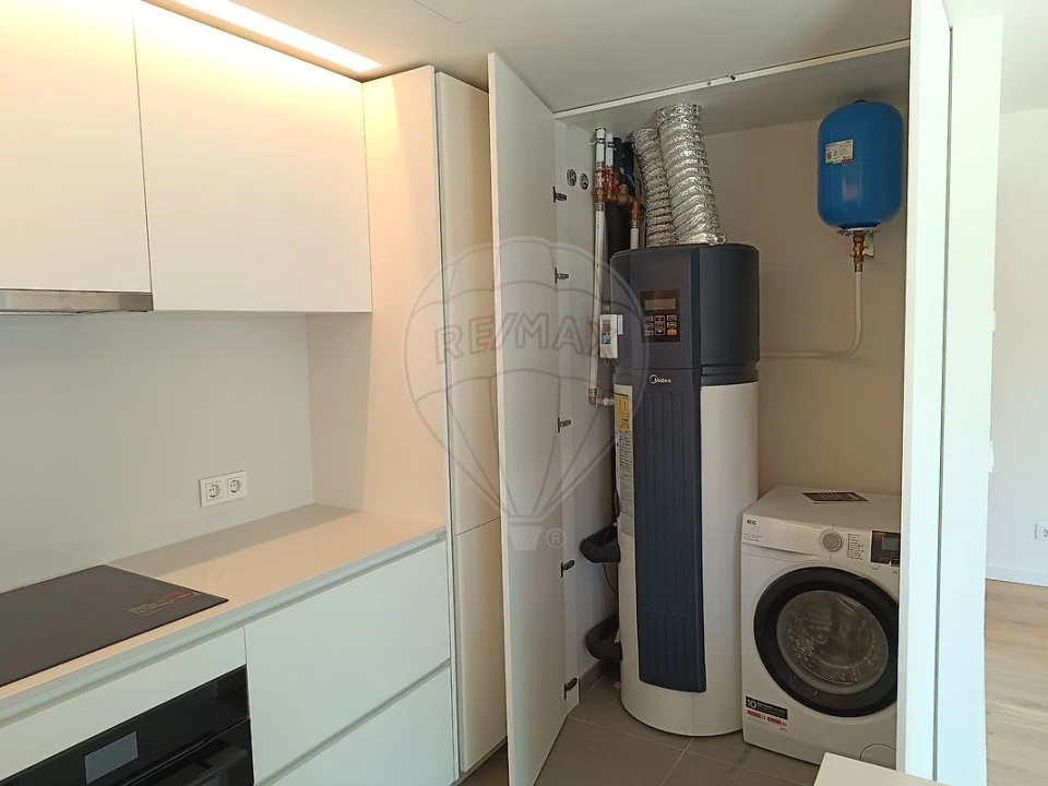Apartamento T1 para Arrendamento em Avenidas Novas Foto 1