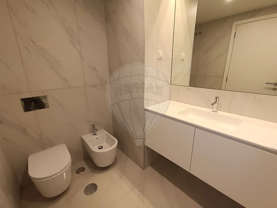 Apartamento T1 para Arrendamento em Avenidas Novas Foto 14