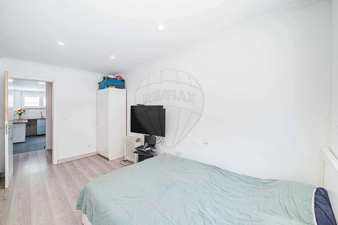 Apartamento T2 para Venda em Odivelas Foto 32