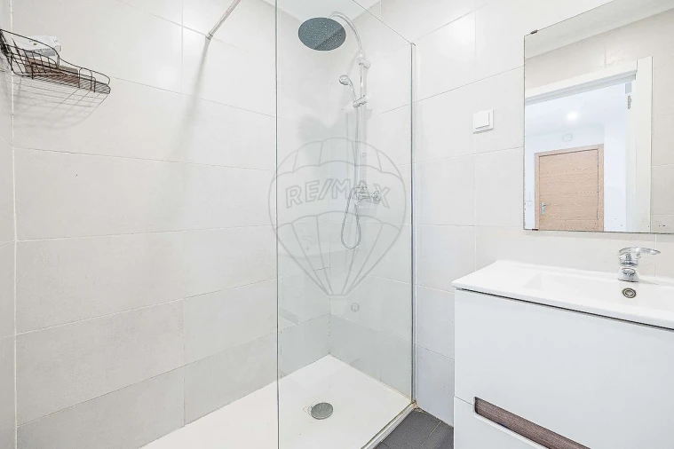 Apartamento T2 para Venda em Odivelas Foto 25