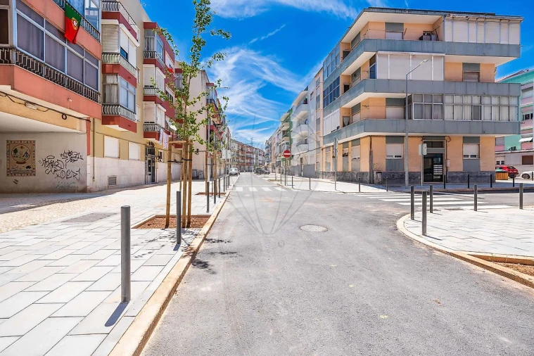 Apartamento T2 para Venda em Odivelas Foto 2