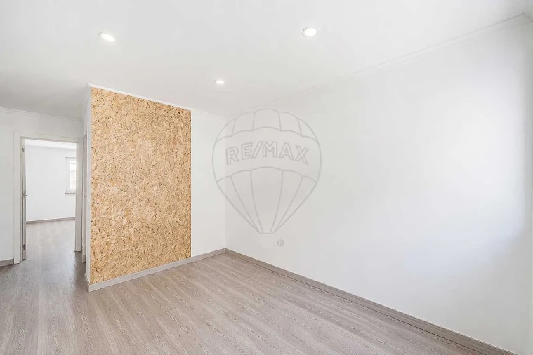 Apartamento T2 para Venda em Odivelas Foto 13