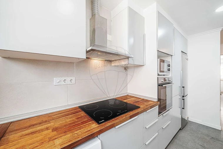 Apartamento T2 para Venda em Odivelas Foto 36