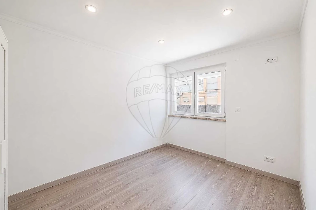 Apartamento T2 para Venda em Odivelas Foto 15