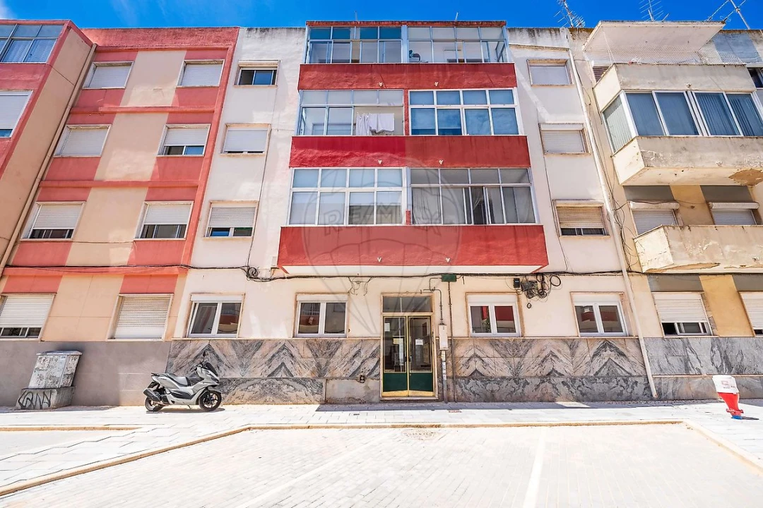 Apartamento T2 para Venda em Odivelas Foto 3