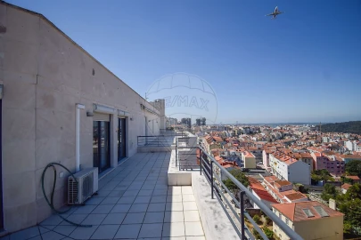 Apartamento T5 para Venda em Campolide