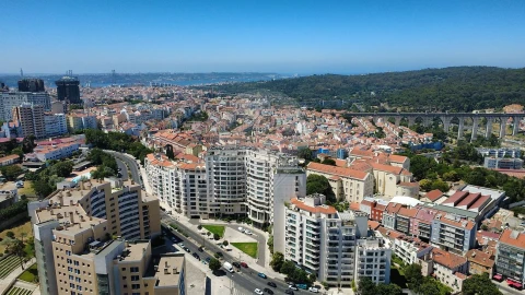 Apartamento T5 para Venda em Campolide