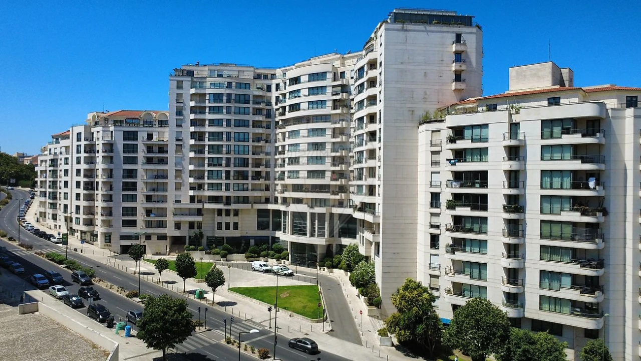 Apartamento T5 para Venda em Campolide Foto 46
