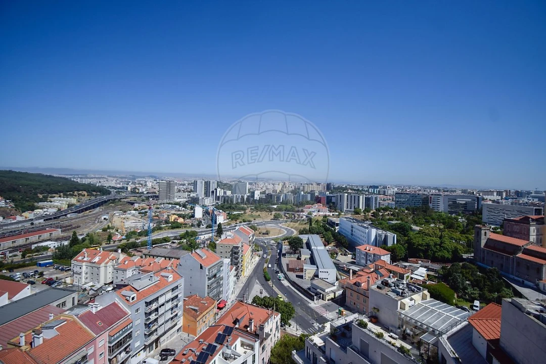 Apartamento T5 para Venda em Campolide Foto 32