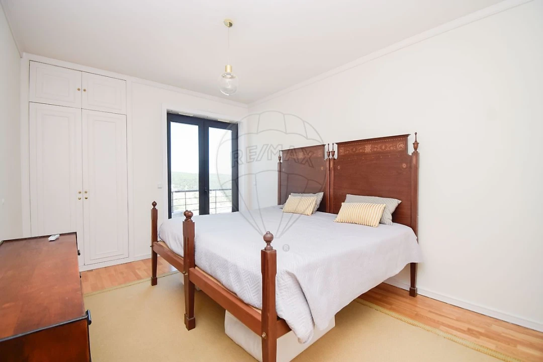 Apartamento T5 para Venda em Campolide Foto 11