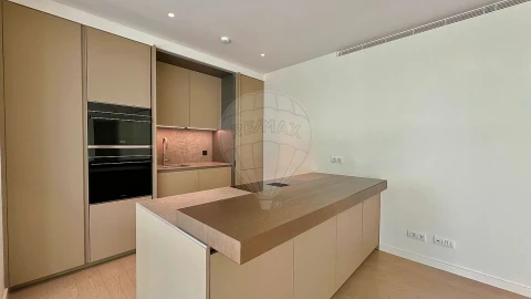 Apartamento T2 para Arrendamento em Marvila
