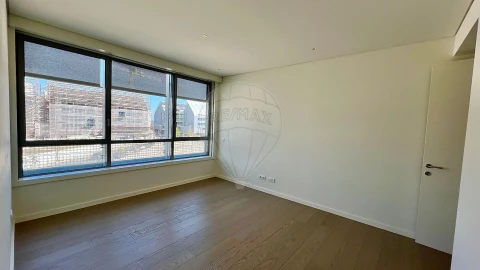 Apartamento T2 para Arrendamento em Marvila