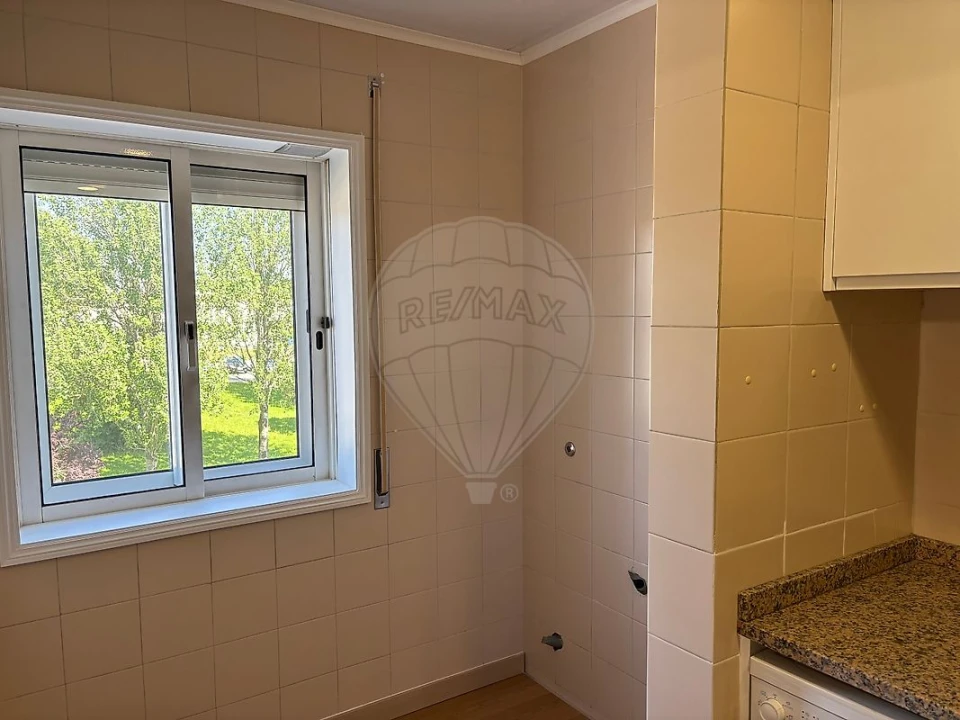 Apartamento T2 para Arrendamento em Ovar, São João, Arada e São Vicente de Pereira Jusã Foto 3