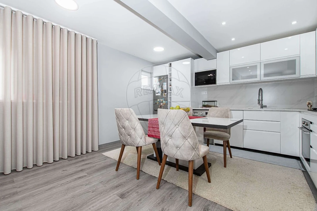 Apartamento T3 para Venda em Póvoa de Santa Iria e Forte da Casa Foto 17