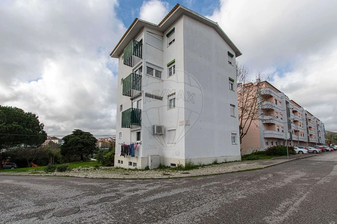 Apartamento T3 para Venda em Póvoa de Santa Iria e Forte da Casa Foto 3
