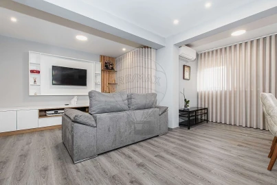 Apartamento T3 para Venda em Póvoa de Santa Iria e Forte da Casa